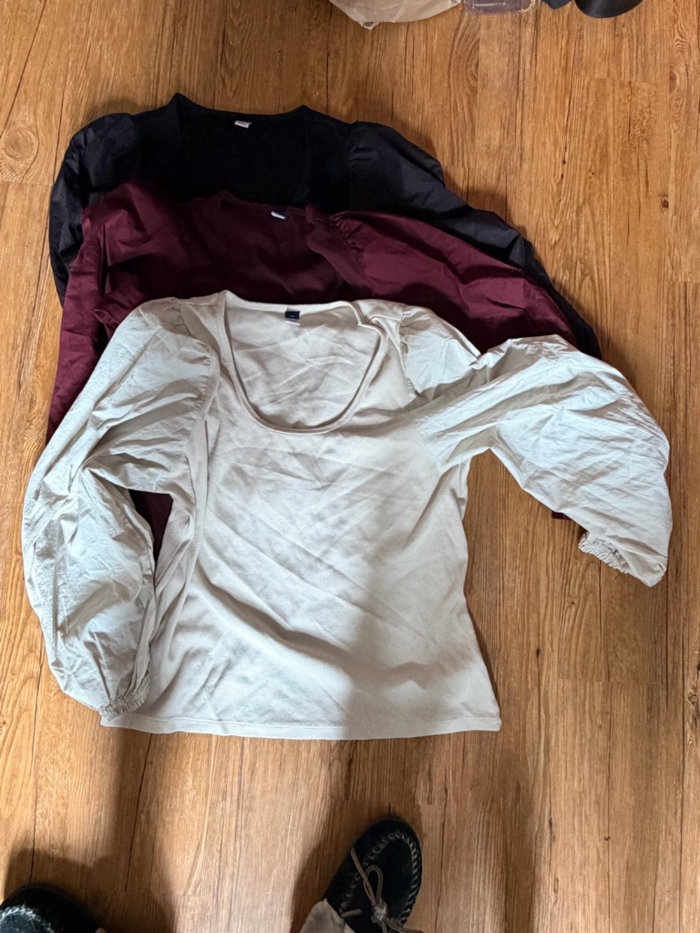 3 Old Navy Long Sleeve Scoop Neck Top in Cream, Burgundy & Black